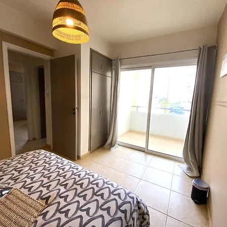 Spacious 3apt Combo, Fast Wifi, 5min Walk To *