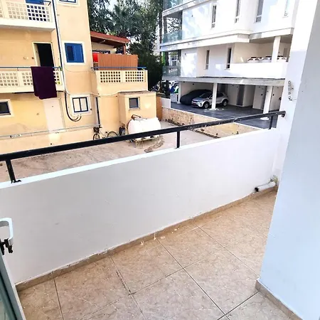Spacious 3apt Combo, Fast Wifi, 5min Walk To *
