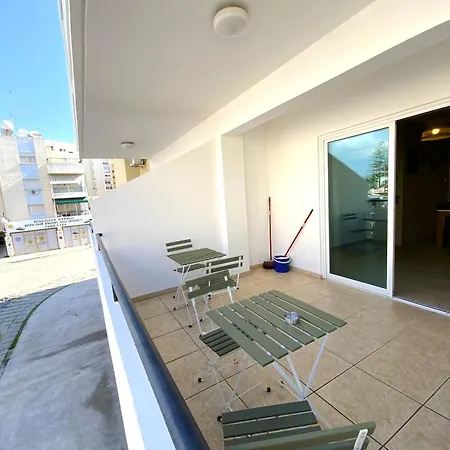 Spacious 3apt Combo, Fast Wifi, 5min Walk To 아파트 라르나카