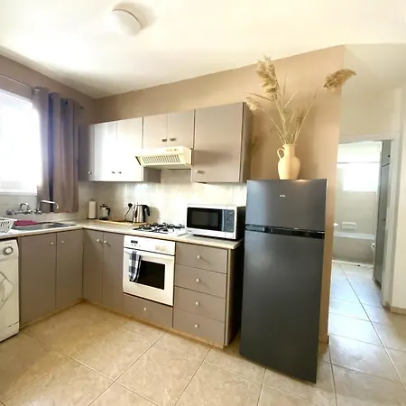 Apartment Spacious 3apt Combo, Fast Wifi, 5min Walk To