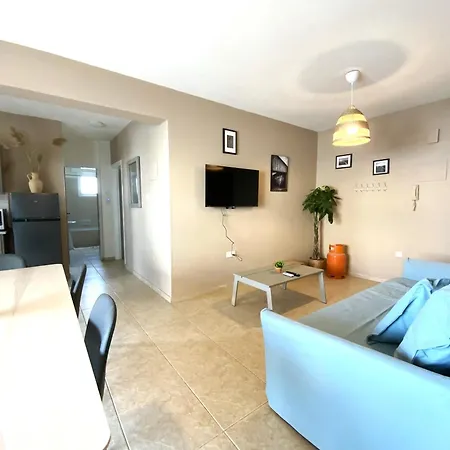 Spacious 3apt Combo, Fast Wifi, 5min Walk To