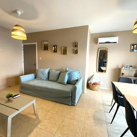 Spacious 3apt Combo, Fast Wifi, 5min Walk To ラルナカ
