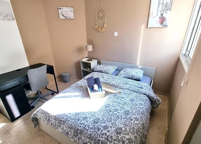 Spacious 3apt Combo, Fast Wifi, 5min Walk To Larnaca