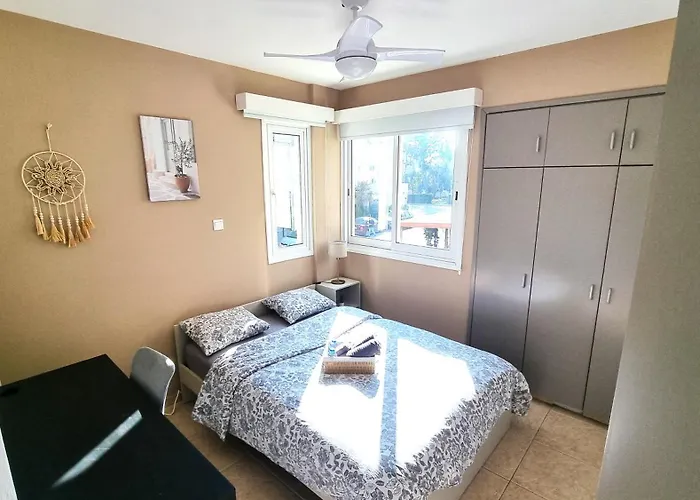 Spacious 3apt Combo, Fast Wifi, 5min Walk To