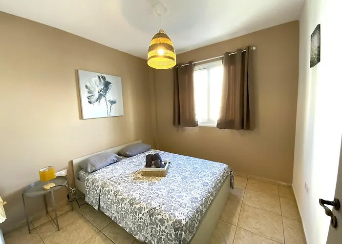 Spacious 3apt Combo, Fast Wifi, 5min Walk To Larnaca