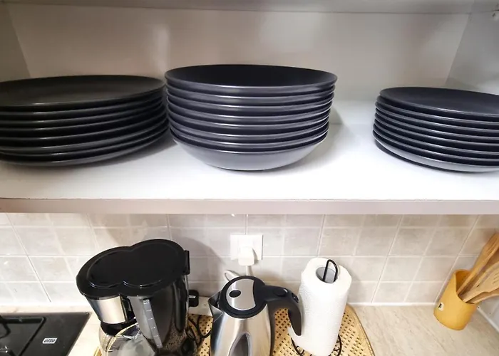 Spacious 3apt Combo, Fast Wifi, 5min Walk To * Larnaca