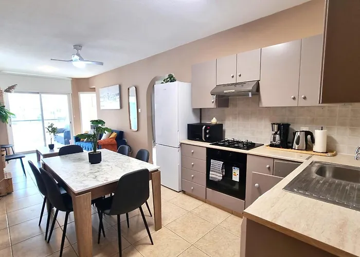 Spacious 3apt Combo, Fast Wifi, 5min Walk To Apartment