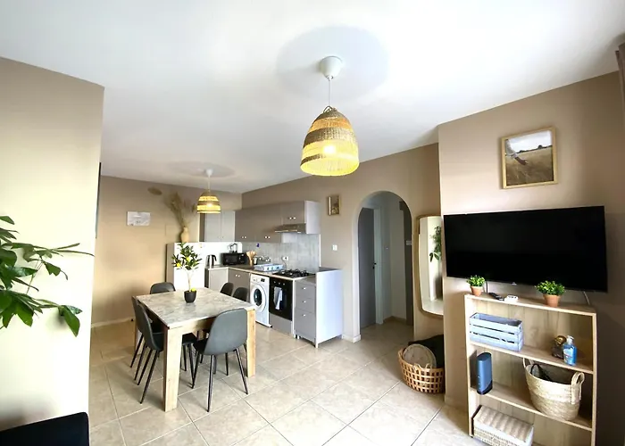 Apartment Spacious 3apt Combo, Fast Wifi, 5min Walk To Larnaca