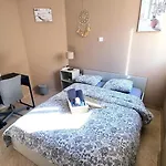 Spacious 3apt Combo, Fast Wifi, 5min Walk To 拉纳卡