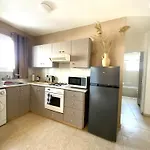 公寓 Spacious 3apt Combo, Fast Wifi, 5min Walk To