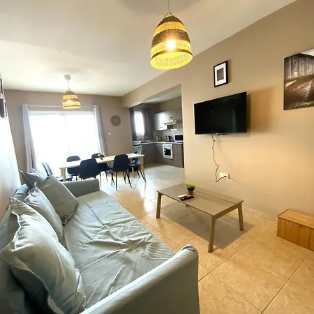 公寓 Spacious 3apt Combo, Fast Wifi, 5min Walk To *