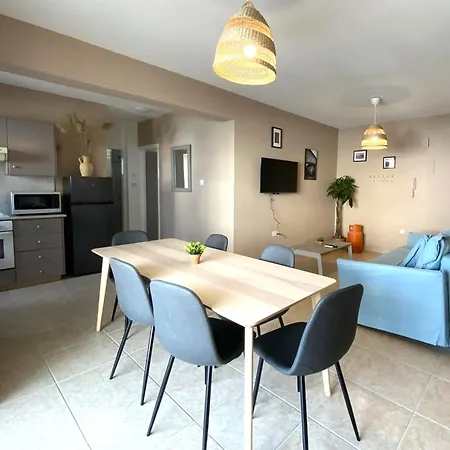 Apartmán Spacious 3apt Combo, Fast Wifi, 5min Walk To